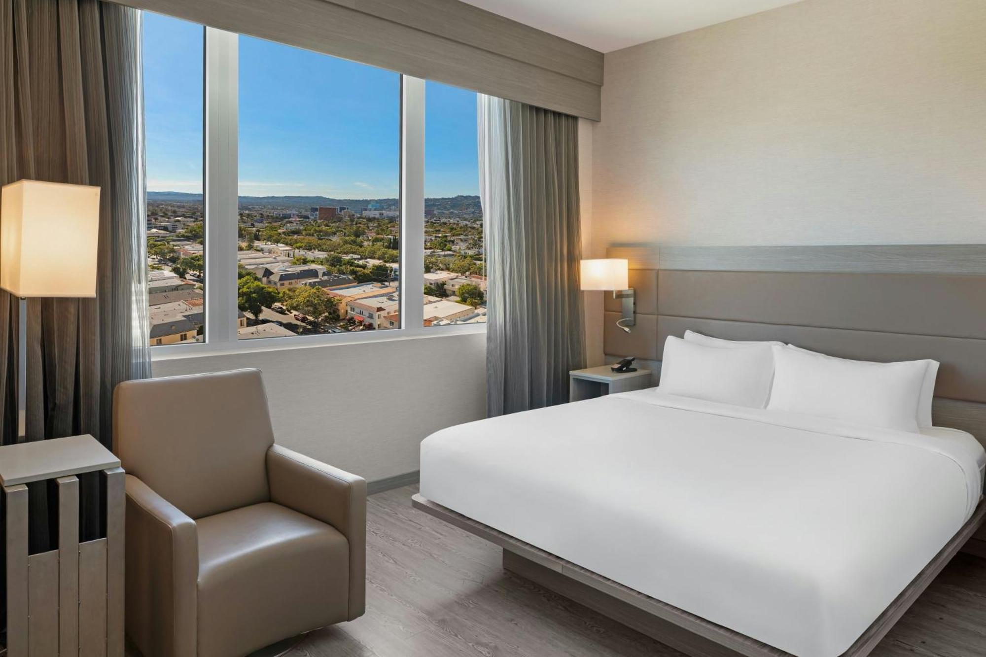 Hotel Ac By Marriott Beverly Hills 4*