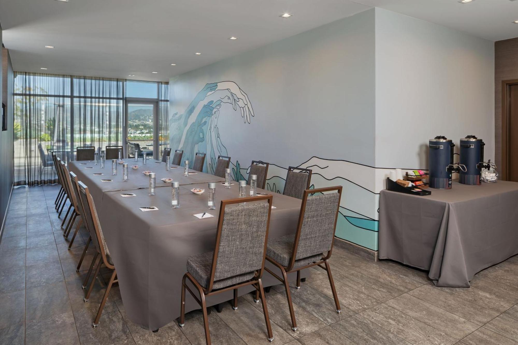 Hotel Ac By Marriott Beverly Hills 4*
