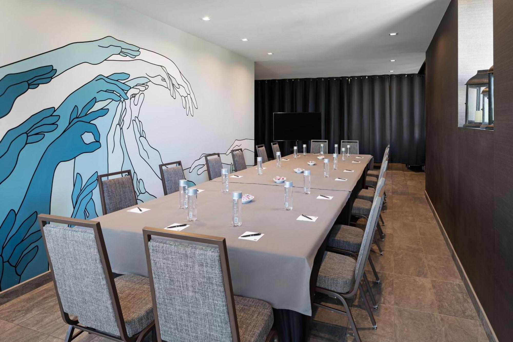 Hotel Ac By Marriott Beverly Hills 4*