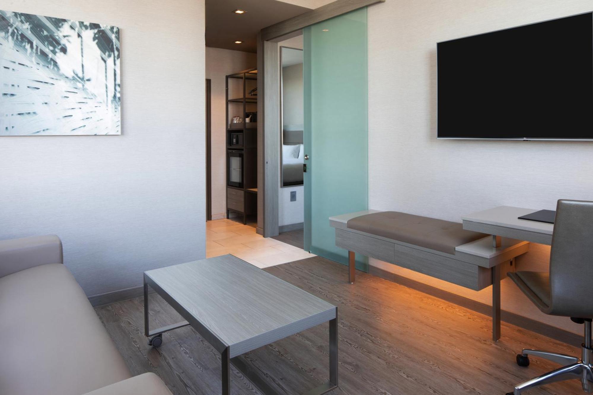 Hotel Ac By Marriott Beverly Hills 4*
