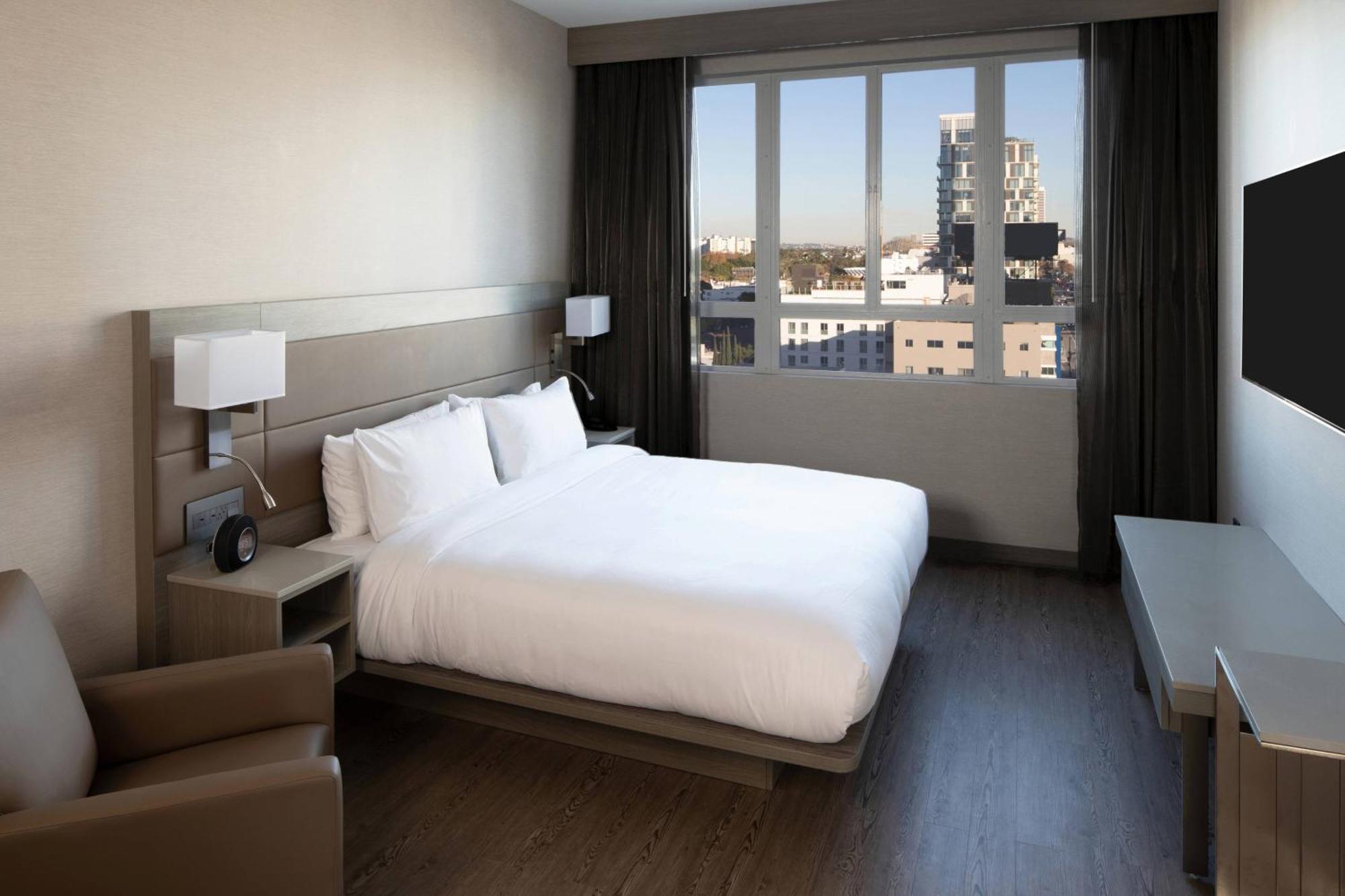 Hotel Ac By Marriott Beverly Hills 4*